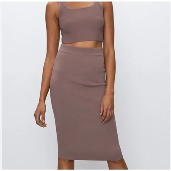 🇨🇦 Aritzia - Babaton Sculpt Tube Skirt - Picture 14 of 15